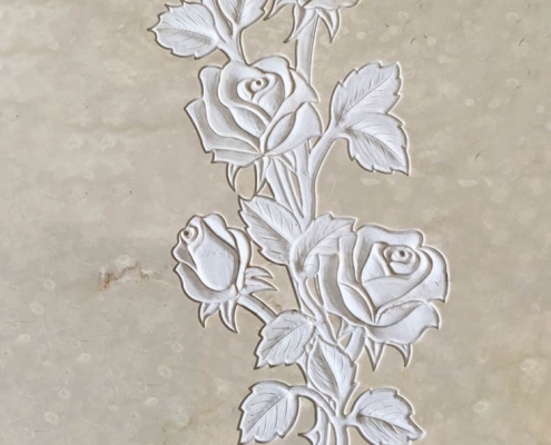 Floral decorations in marble or granite – Roses with buds